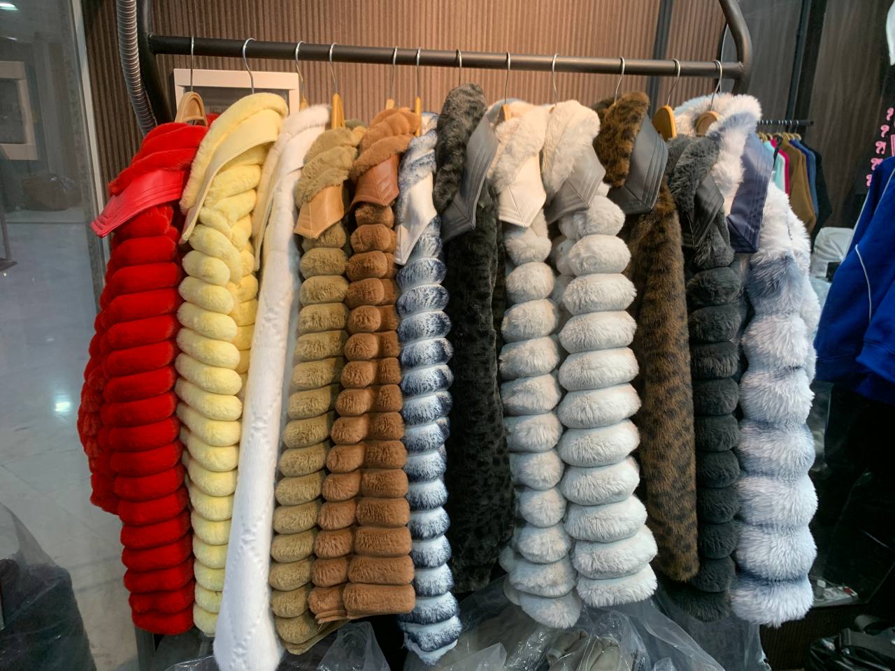 کاپشن خزدار ترند مزونی